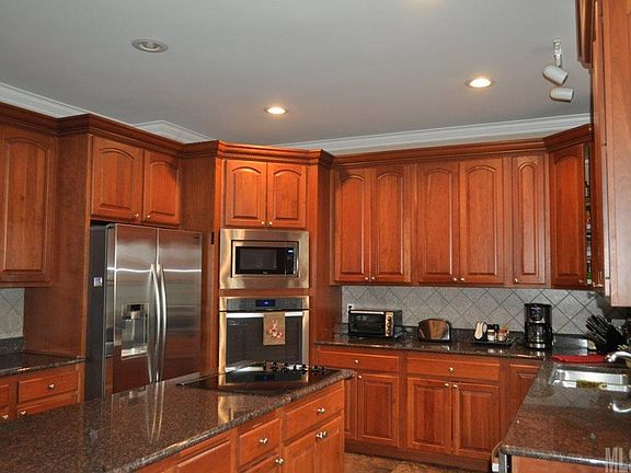 3rd image of 114 Baybreeze Ct