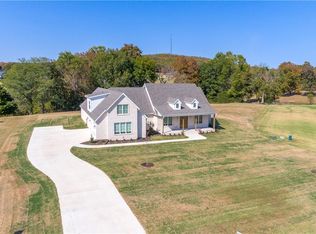649 Winding Spring Dr, Fayetteville, AR 72703