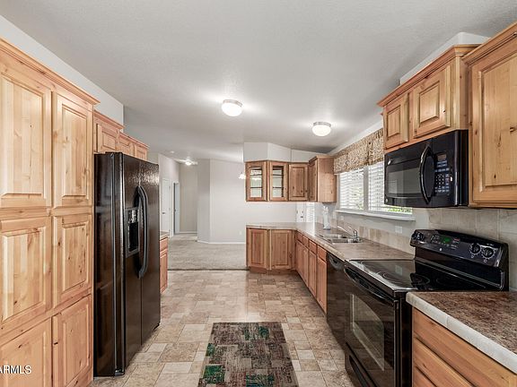 3rd image of 1537 E MURIEL Drive