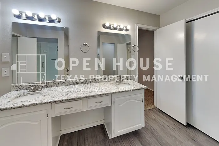 2845 London Ln — Photo 13