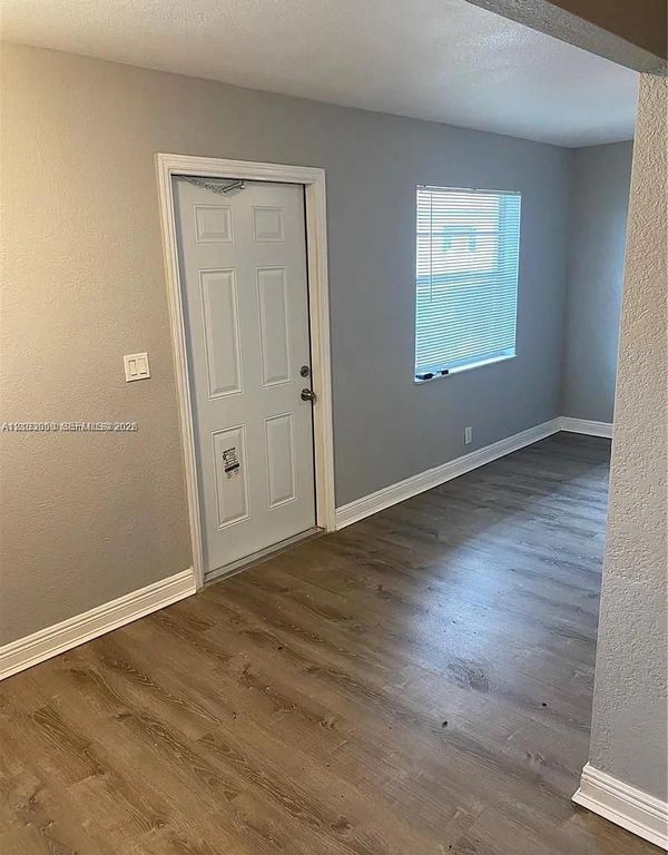 240 SE 9th Ave, photo 8