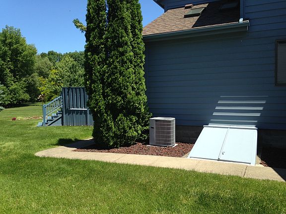 Walk out cellar, A/C, deck