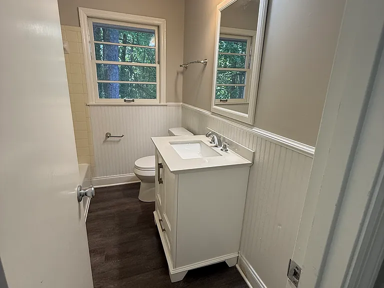 484 W Crogan St #D — Photo 4