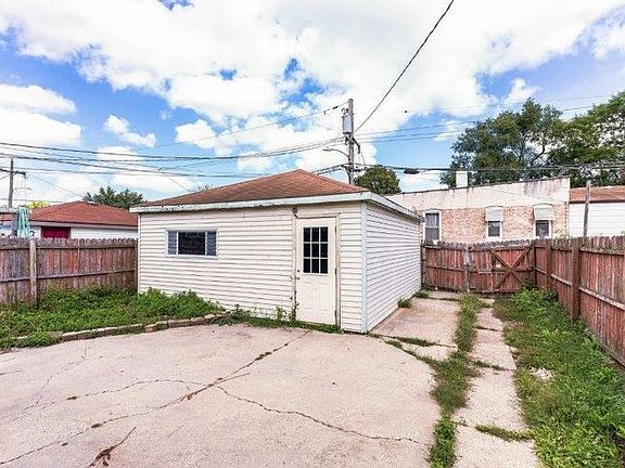5th image of 3837 S Lombard Ave