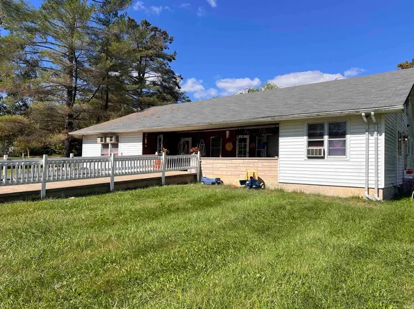 25 Jefferson St, Heltonville, IN 47436