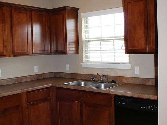 5th image of 3206 Windrift Ave #1