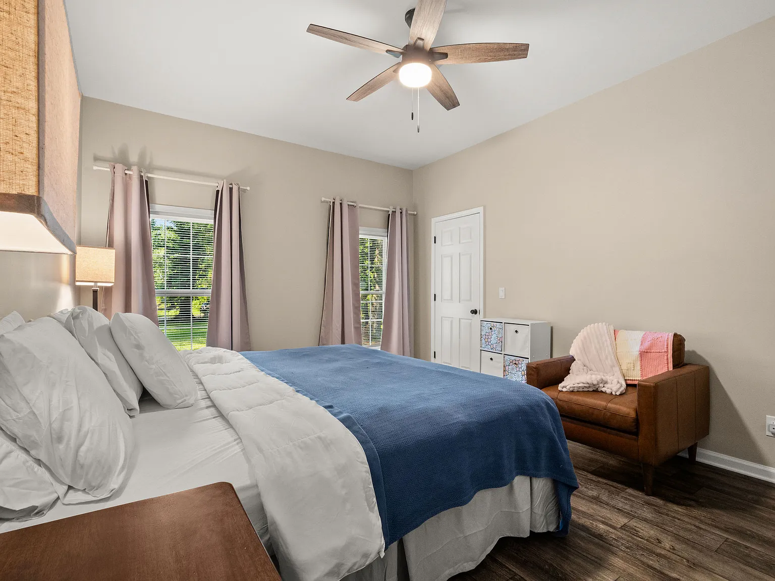 2 bed, 1270 sqft, $2,100 — Photo 3