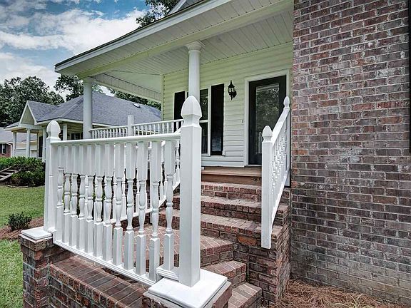 3rd image of 424 Lake Dockery Dr