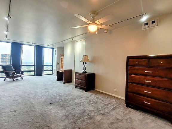 3rd image of 1660 N La Salle St #3104