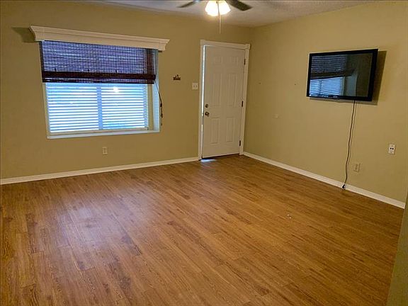 3rd image of 6075 Quail Run S