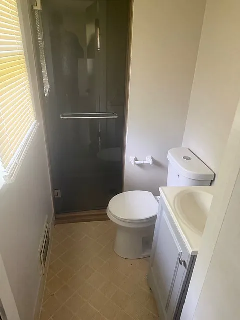3 bed, $2,400 — Photo 4
