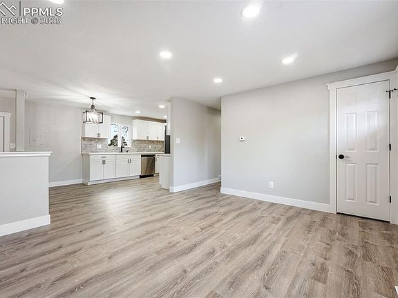 5th image of 4015 E Pikes Peak Ave
