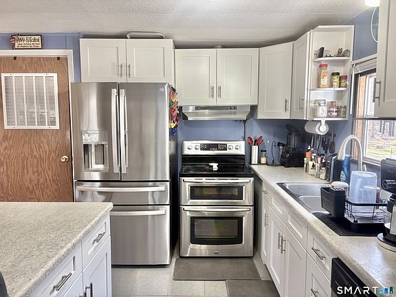 3rd image of 18 Quail Road