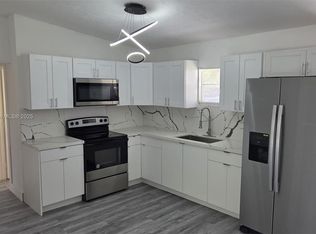 2248 Marina Park Dr, Fort Myers, FL 33905