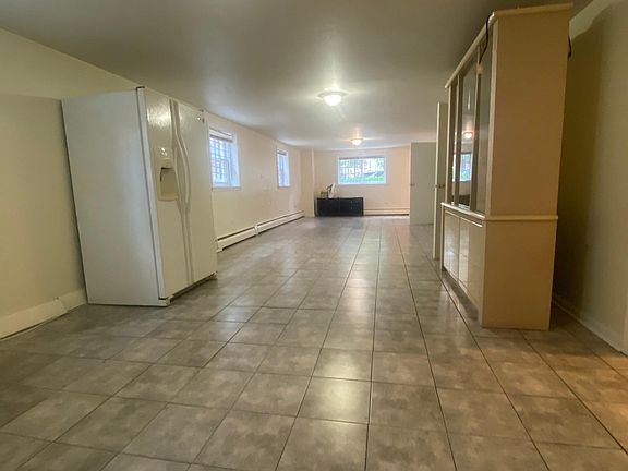 4th image of 7139 S Rockwell St #Basement