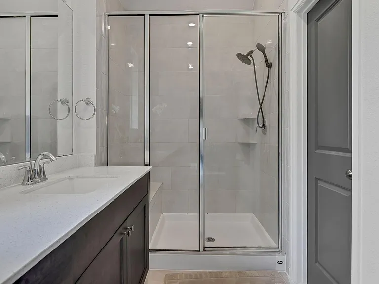4933 Chester Lake Ln — Photo 23