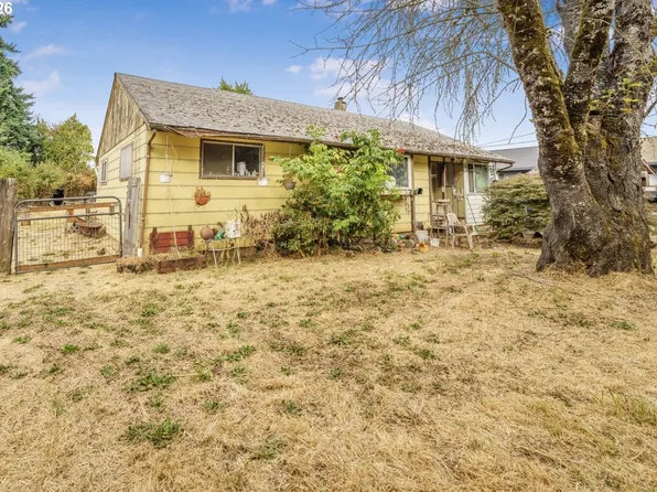 246 S 34th St, Springfield, OR 97478