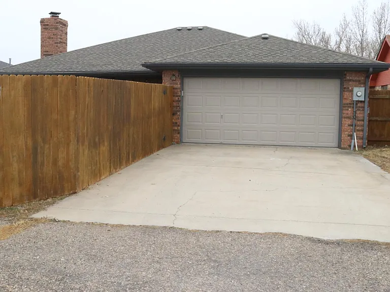 6708 Chalet Ct — Photo 19