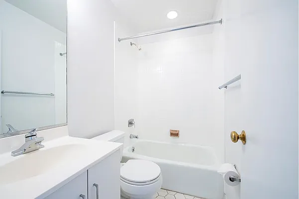 Rented by Douglas Elliman | media 16