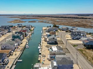 16 Carroll Avenue, Tuckerton, NJ 08087