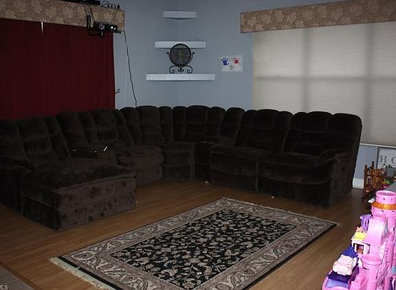 3rd image of 2231 SE 5th Ave