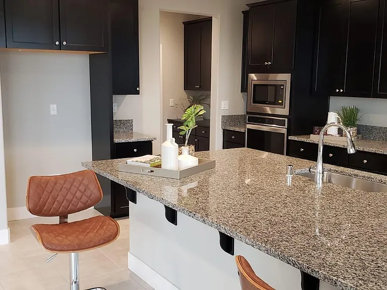 75 W Pasqua Gln — Photo 2