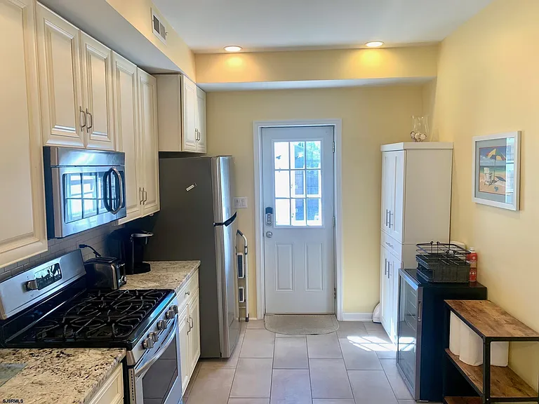 6512 Winchester Ave — Photo 9