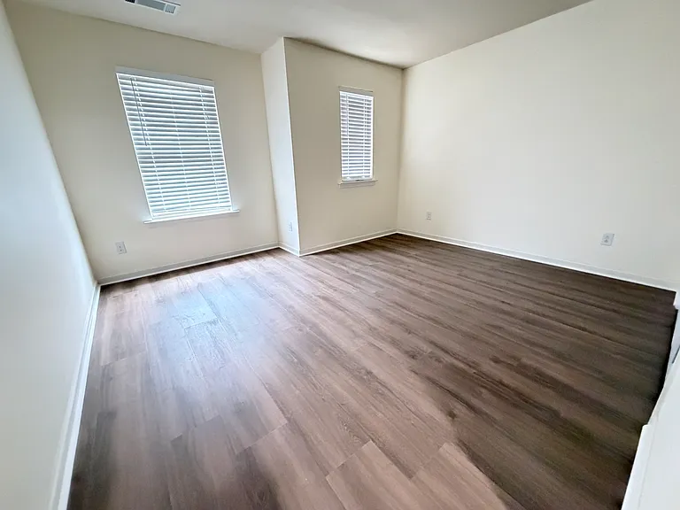 206 Highland Village Ln — Photo 23