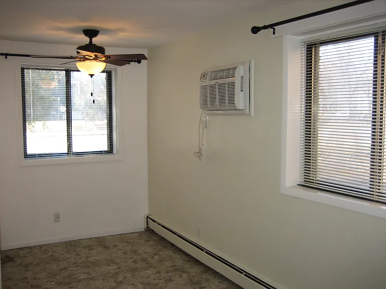 515 4th St SE #101 — Photo 2