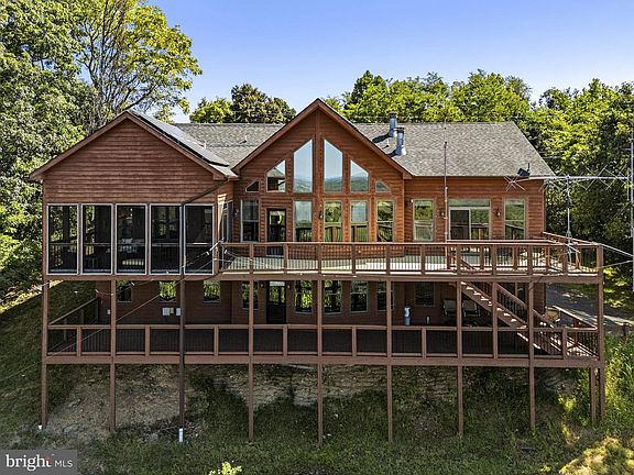 2nd image of 80 Mountainside Ct