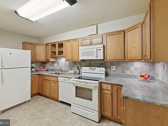 4th image of 5902 Mount Eagle Dr APT 1001