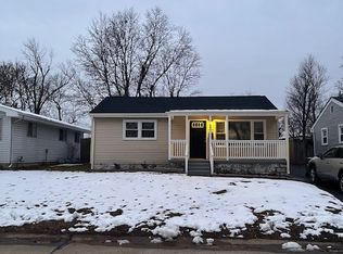 401 Hillcrest Blvd, Ballwin, MO 63021