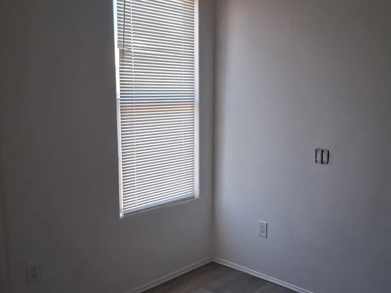 3430 E Cambridge Ave — Photo 12