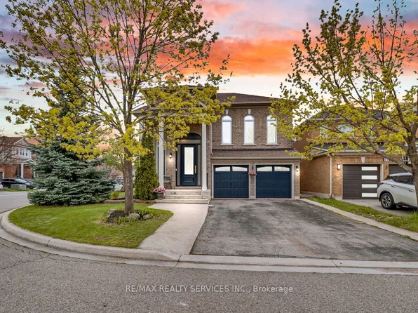 13 Mistycreek Cres, Brampton, ON L7A 3E8