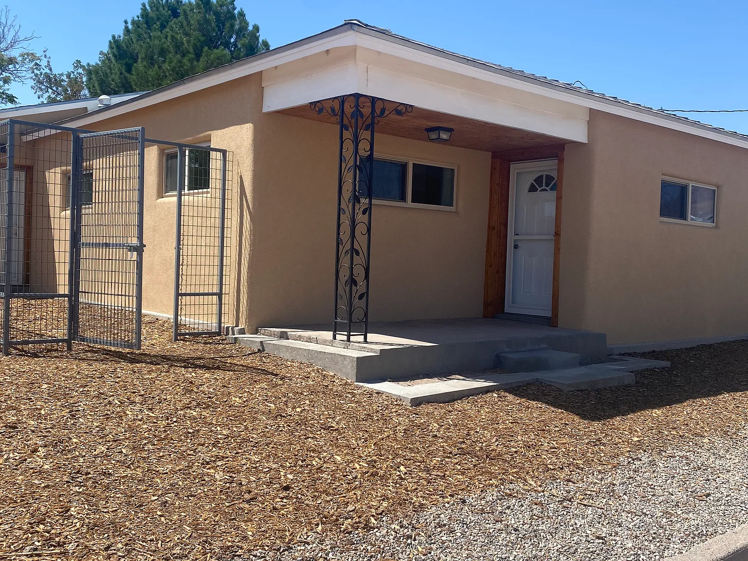 300 Garfield Ave — Photo 3