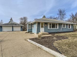 11556 Xavis Cir NW, Coon Rapids, MN 55433