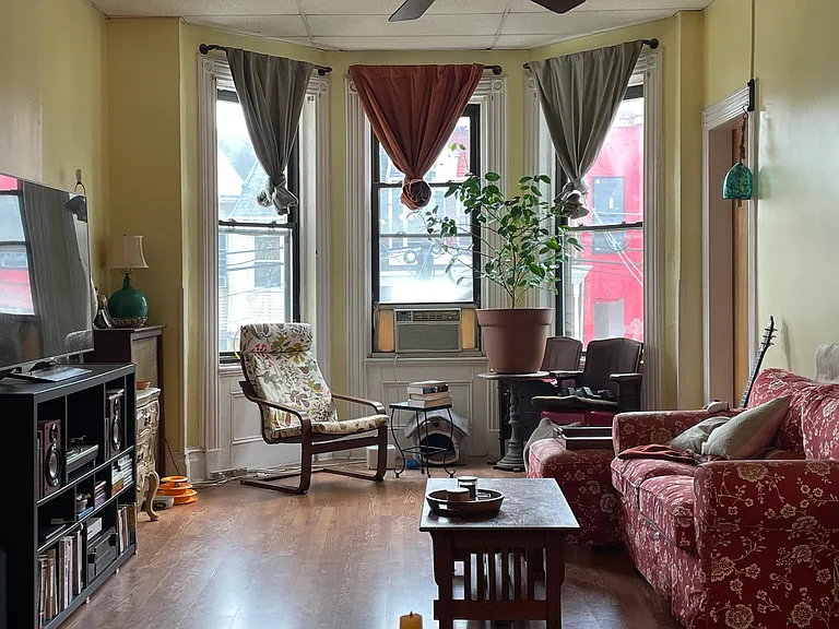 168 Bowers St #2 — Photo 9