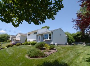 41 E Avon Dr, Claymont, DE 19703