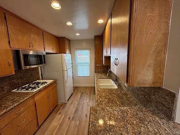2nd image of 4325 Mammoth Ave APT 2