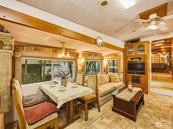 4th image of 162 1 Fireside Lodge Circle