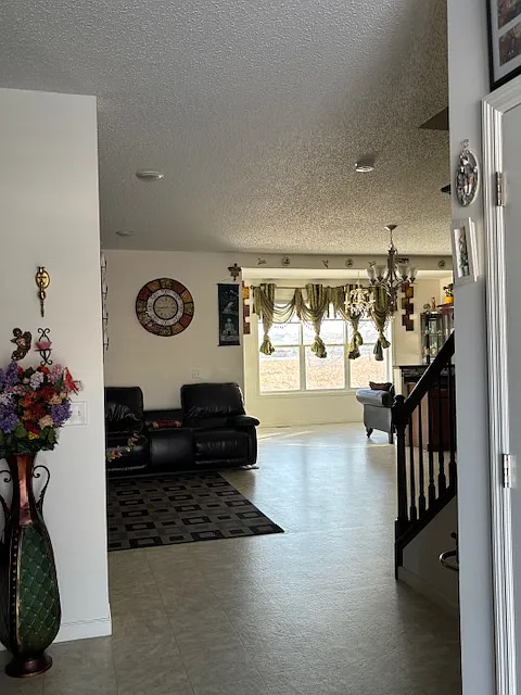 5 bed, 3.5 bath, 3213 sqft, $3,799 — Photo 2