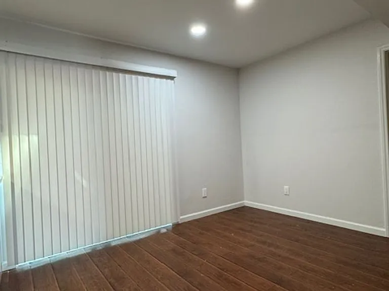 1908 Stephens St — Photo 12