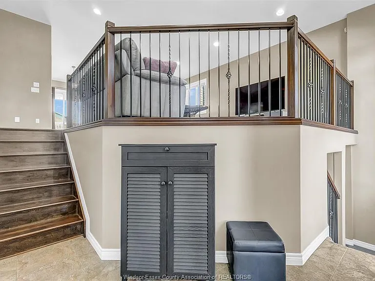 420 Runstedler Dr — Photo 5