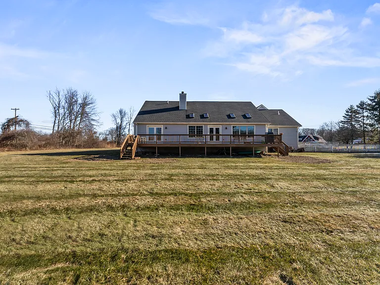 7 Lower County Rd — Photo 36