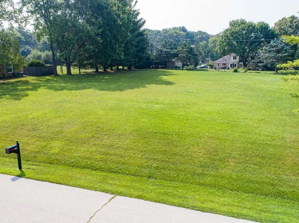15305 CASCADE DRIVE, Elm Grove, WI 53122