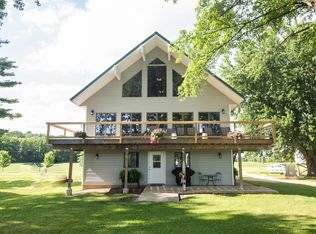 7081 S Riverside Dr, Dixon, IL 61021