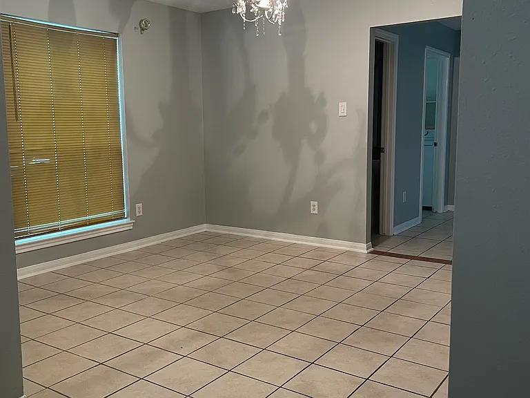 1401 Helmsley Dr — Photo 21