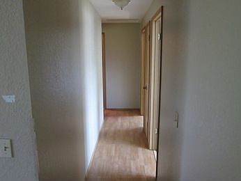 4th image of 3613 83rd Pl NE