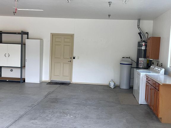 2nd image of 989 Peutz Valley Rd