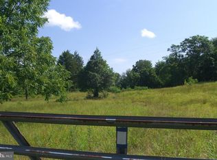 13164 Crest Hill Rd, Flint Hill, VA 22627